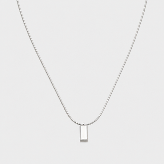 Block Necklace on the 887Seven grey plate
