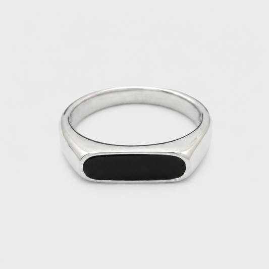 Onyx Signet Ring, Bar Face on the 887Seven grey plate