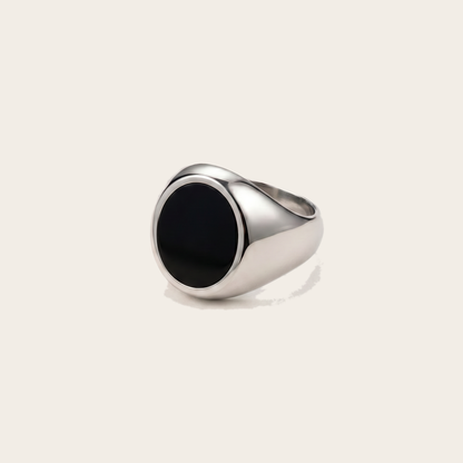 Onyx Signet Ring Round