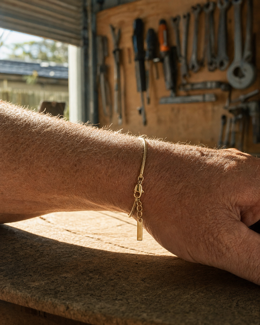 887Seven Classic Bracelet Gold, 18K gold with a steel core, worn