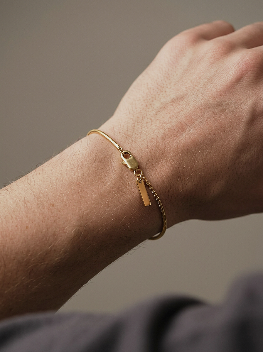 Classic Chain Bracelet Gold worn