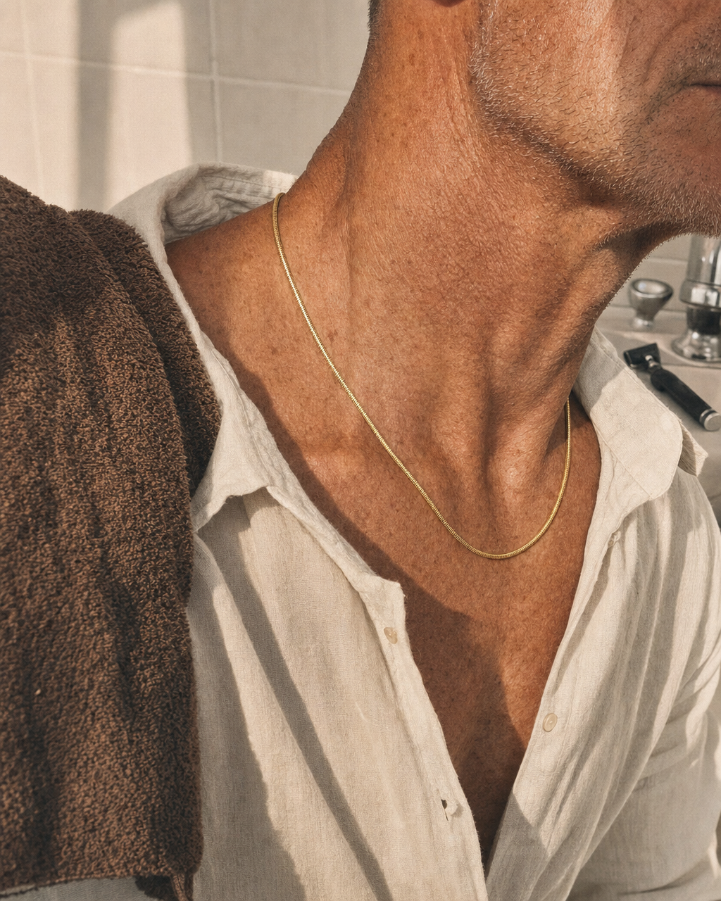 Classic Necklace 18K gold finish, shaving mirror