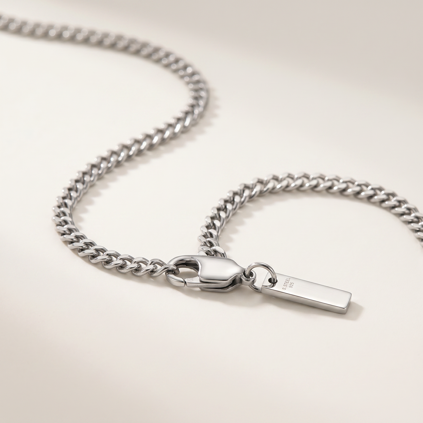 Close-up of the Cuban link bracelet