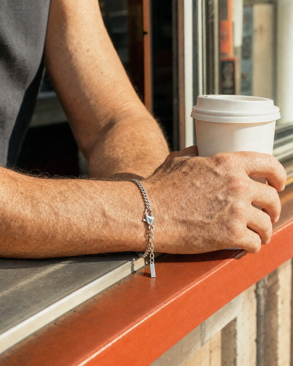 Cuban Bracelet, servo