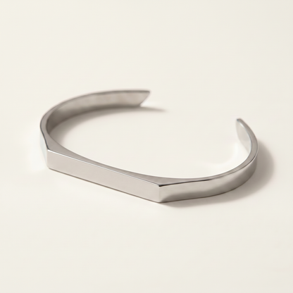 Close-up of the engravable bar on the cuff