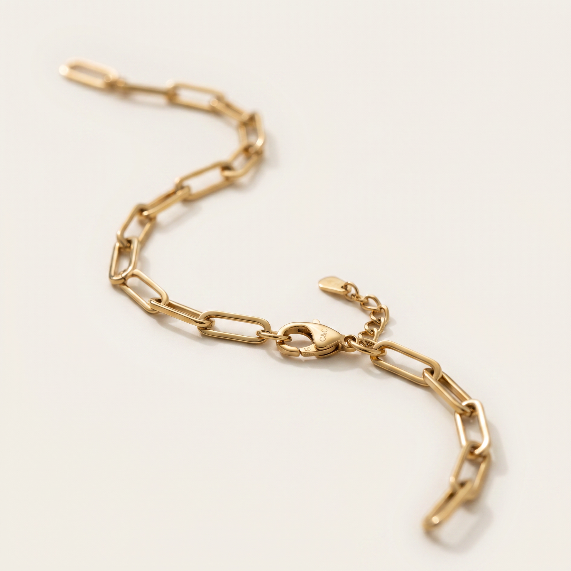 Close-up of the elongated gold links
