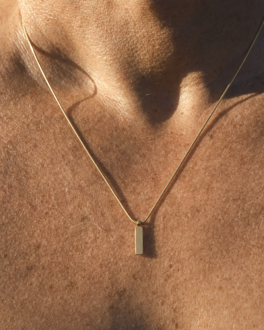 Pendant Necklace 18K gold finish, macro pendant
